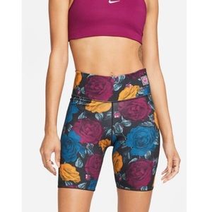 NWT Nike Women’s One Dri-FIT Icon Clash Mid-Rise Printed Training Shorts Small